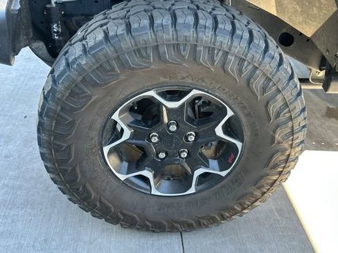Used 2024 Jeep Wrangler Unlimited Rubicon AWD/4WD image 12