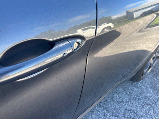 Used 2019 Alfa Romeo Giulia w/ Quick Order Package 22K Sport RWD image 11