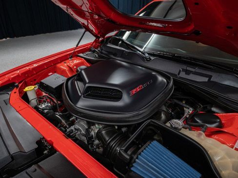 Used 2022 Dodge Challenger R/T Scat Pack RWD image 4