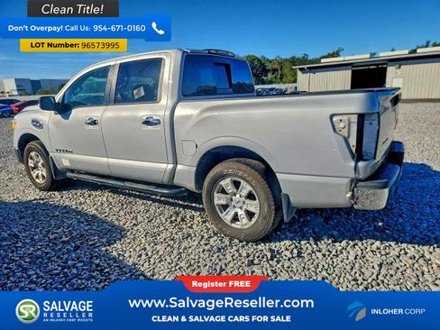 Used 2017 Nissan Titan SV image 3