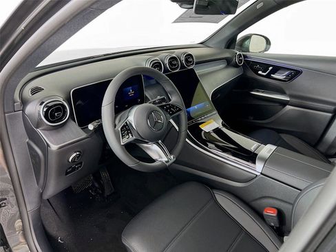 Certified 2025 Mercedes-Benz GLC 300 4MATIC image 10