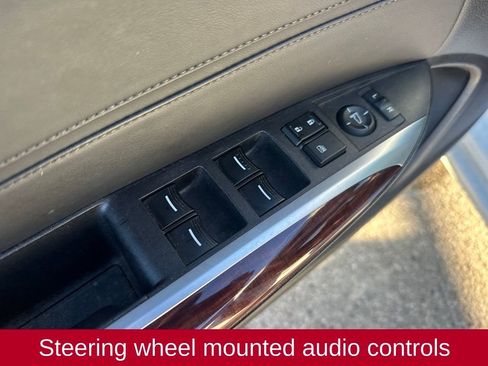 Used 2017 Acura TLX image 10