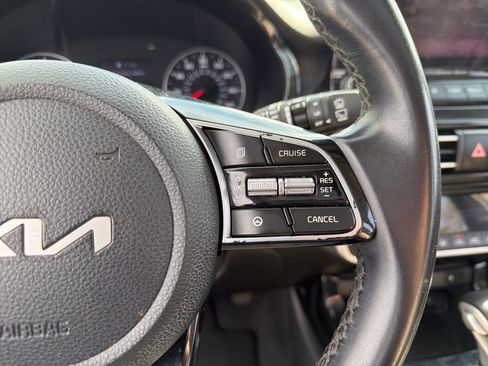 Used 2022 Kia Seltos EX image 21