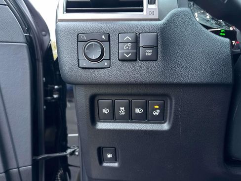 Used 2023 Lexus GX 460 Premium image 17