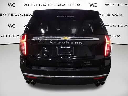 Used 2024 Chevrolet Suburban Premier image 7