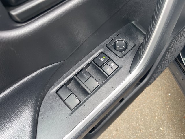Used 2025 Toyota RAV4 LE AWD/4WD image 21