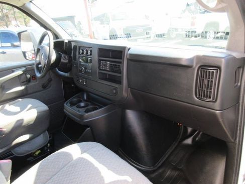 Used 2014 Chevrolet Express 3500 Extended image 7