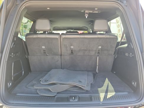 Used 2025 Jeep Wagoneer 4WD image 7