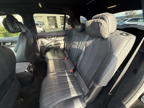 Used 2023 Mercedes-Benz EQS 580 4MATIC SUV image 14