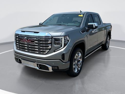 Used 2024 GMC Sierra 1500 Denali w/ Denali Reserve Package AWD/4WD image 3
