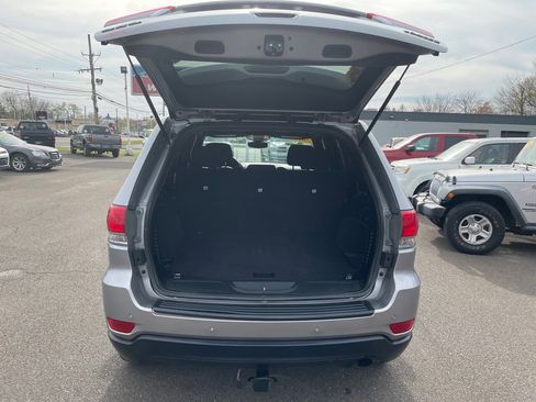 Used 2017 Jeep Grand Cherokee Laredo w/ Quick Order Package 23E image 7