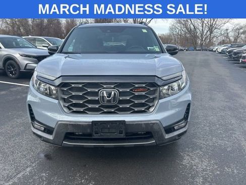 Used 2023 Honda Passport TrailSport image 3