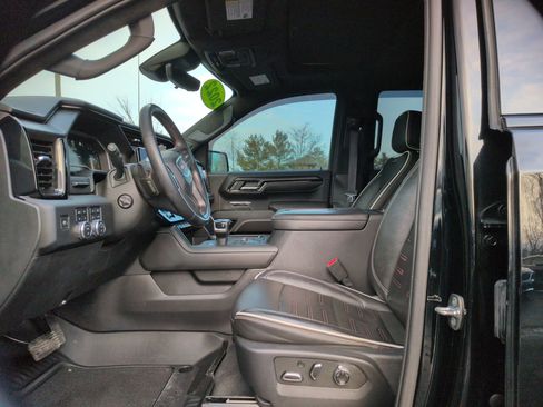 Used 2022 GMC Sierra 1500 AT4X image 12