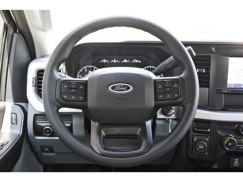 New 2025 Ford F550 4x4 Supercab Super Duty image 11