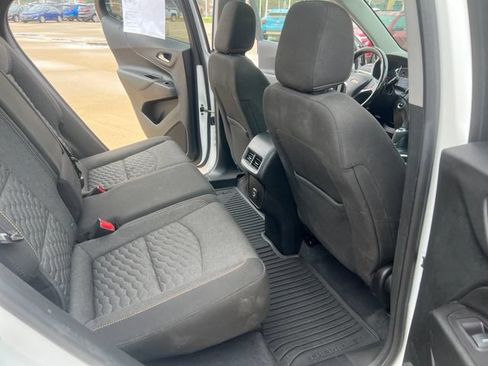 Used 2020 Chevrolet Equinox LT FWD image 17