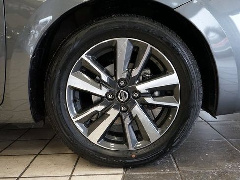 Used 2021 Nissan Versa SV image 46