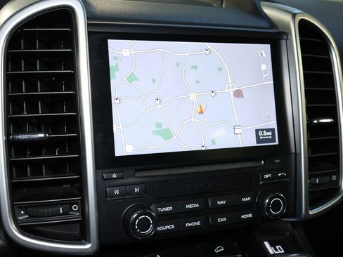 Used 2017 Porsche Cayenne S Platinum w/ Premium Package (PJW) AWD/4WD image 34