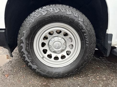 Used 2024 Chevrolet Silverado 1500 W/T w/ WT Value Package image 27