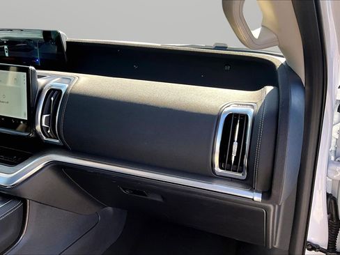 Used 2021 Ford F150 Lariat w/ Equipment Group 502A High image 22