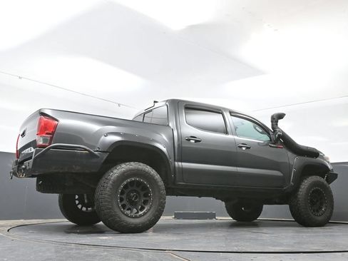 Used 2016 Toyota Tacoma TRD Sport w/ Towing Package AWD/4WD image 48