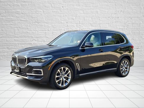 Used 2022 BMW X5 xDrive40i w/ Premium Package AWD/4WD image 3