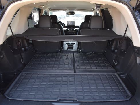 Used 2025 Honda Pilot EX-L image 17