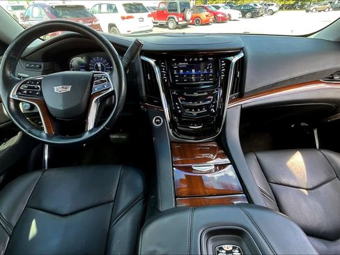 Used 2017 Cadillac Escalade Premium Luxury image 12