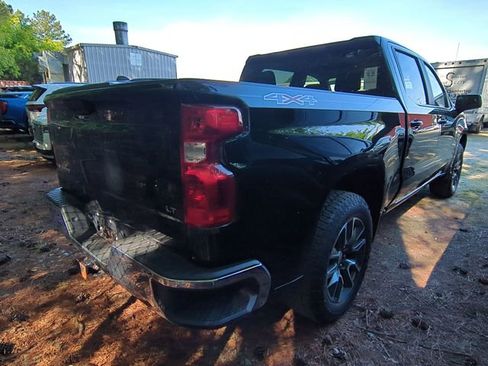 Used 2024 Chevrolet Silverado 1500 LT AWD/4WD image 6