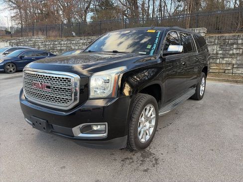 Used 2015 GMC Yukon XL SLT image 3