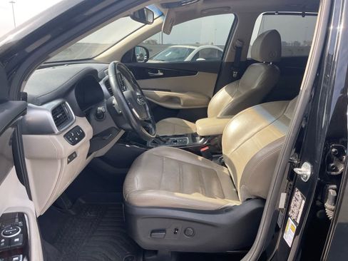 Used 2019 Kia Sorento EX w/ EX Touring Package image 4