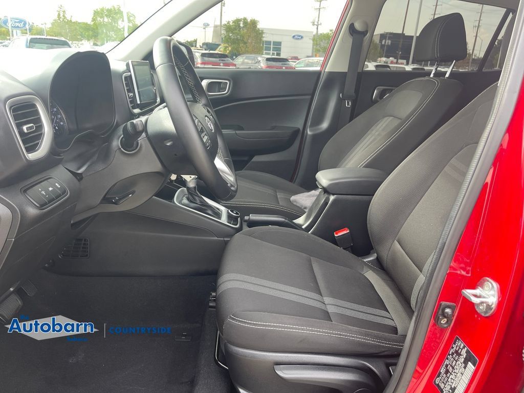 Used 2021 Hyundai Venue SEL FWD image 9