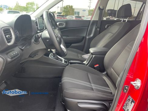 Used 2021 Hyundai Venue SEL FWD image 9