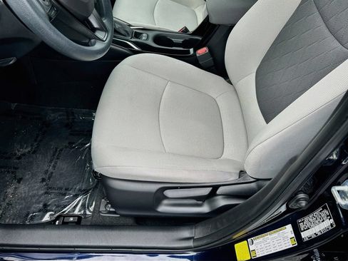 Used 2022 Toyota Corolla LE FWD image 18