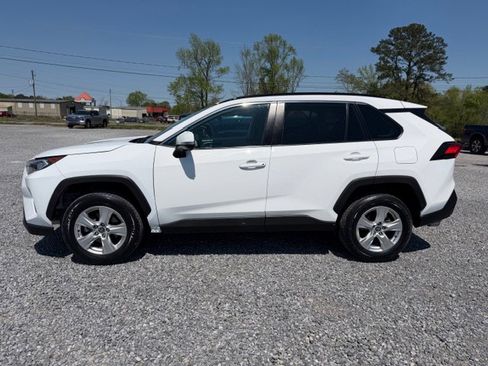 Used 2021 Toyota RAV4 XLE image 3