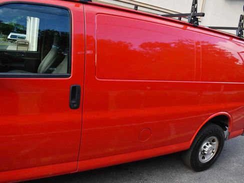 Used 2020 Chevrolet Express 2500 RWD image 71