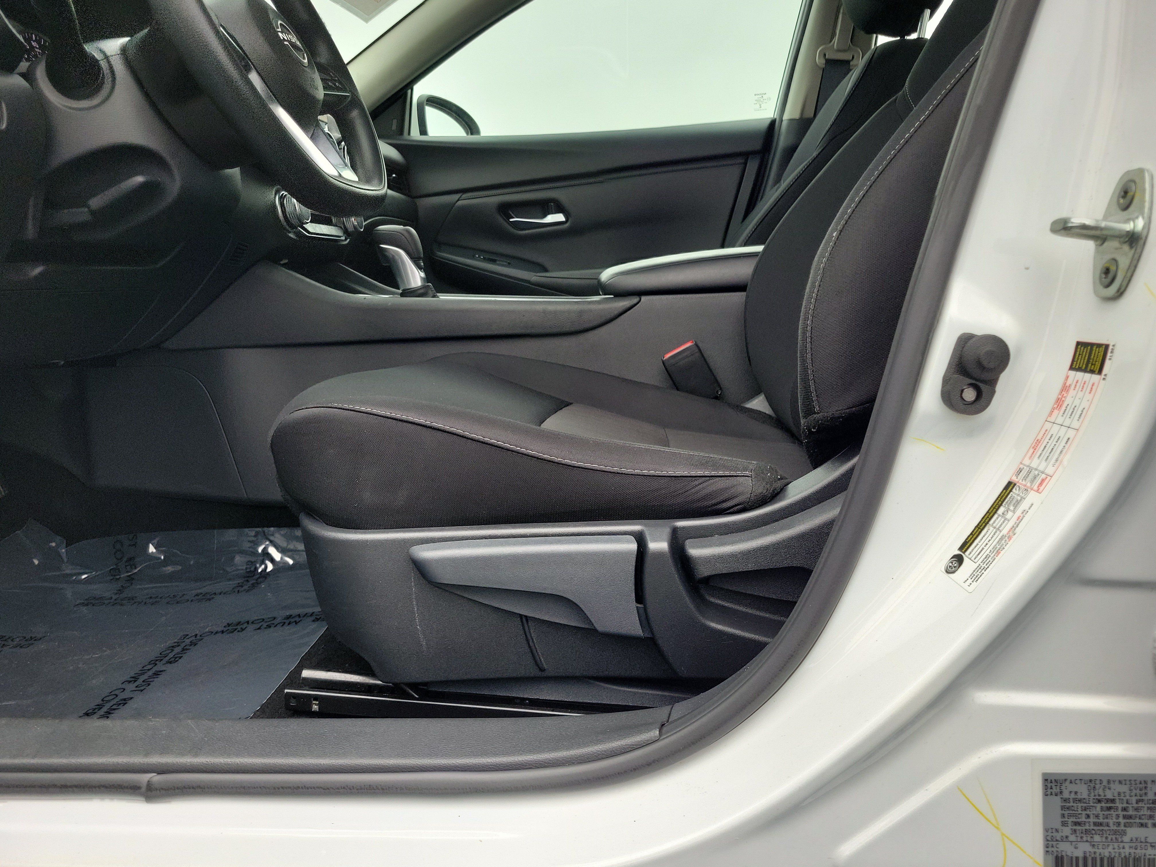 Certified 2025 Nissan Sentra SV FWD image 16