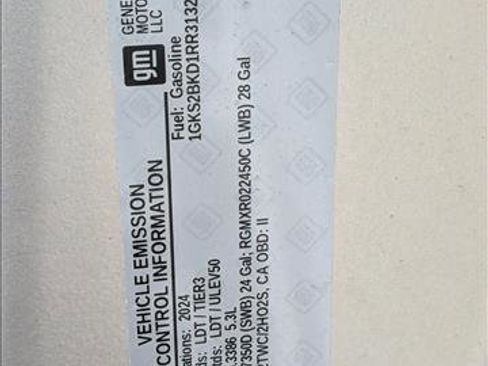 Used 2024 GMC Yukon SLT w/ SLT Luxury Package image 24