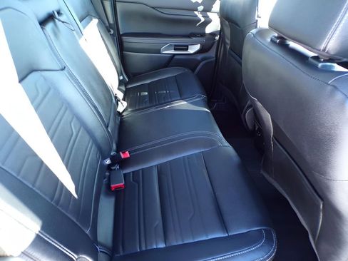 Used 2024 Ford Ranger Lariat w/ Trailer Tow Package image 10