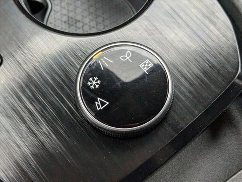 Used 2023 Nissan Rogue SV image 13