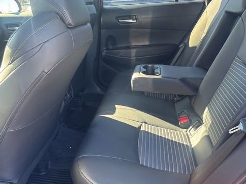 Used 2024 Toyota Corolla Cross XSE image 19