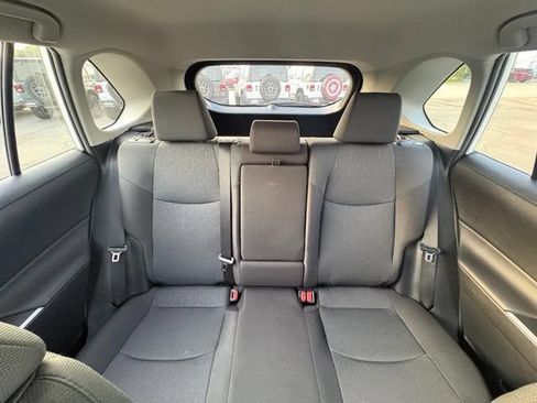 Used 2025 Toyota RAV4 XLE FWD image 29