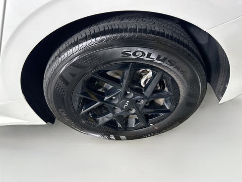 Used 2025 Kia K5 LXS image 11