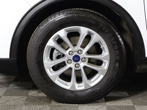 Used 2020 Ford Escape SE image 19