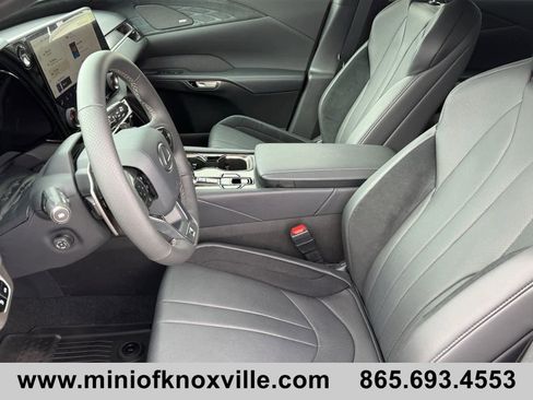 Used 2025 Lexus RX 500h F Sport image 10