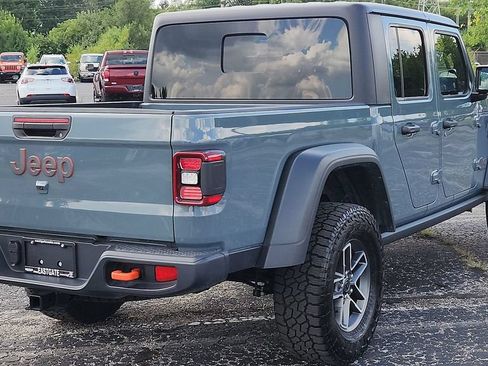 Used 2026 Jeep Gladiator Mojave AWD/4WD image 7
