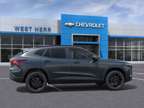 Used 2026 Chevrolet Trax LT w/ Driver Confidence Package FWD image 5