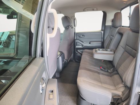 Used 2024 Nissan Frontier SV image 24