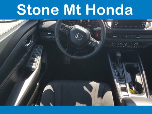 Used 2025 Honda Accord SE image 13