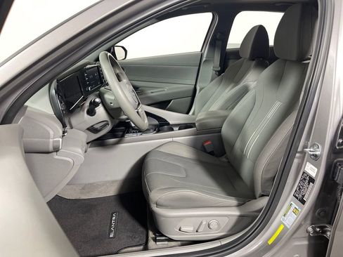 Certified 2022 Hyundai Elantra SEL w/ Convenience + Premium Package image 12