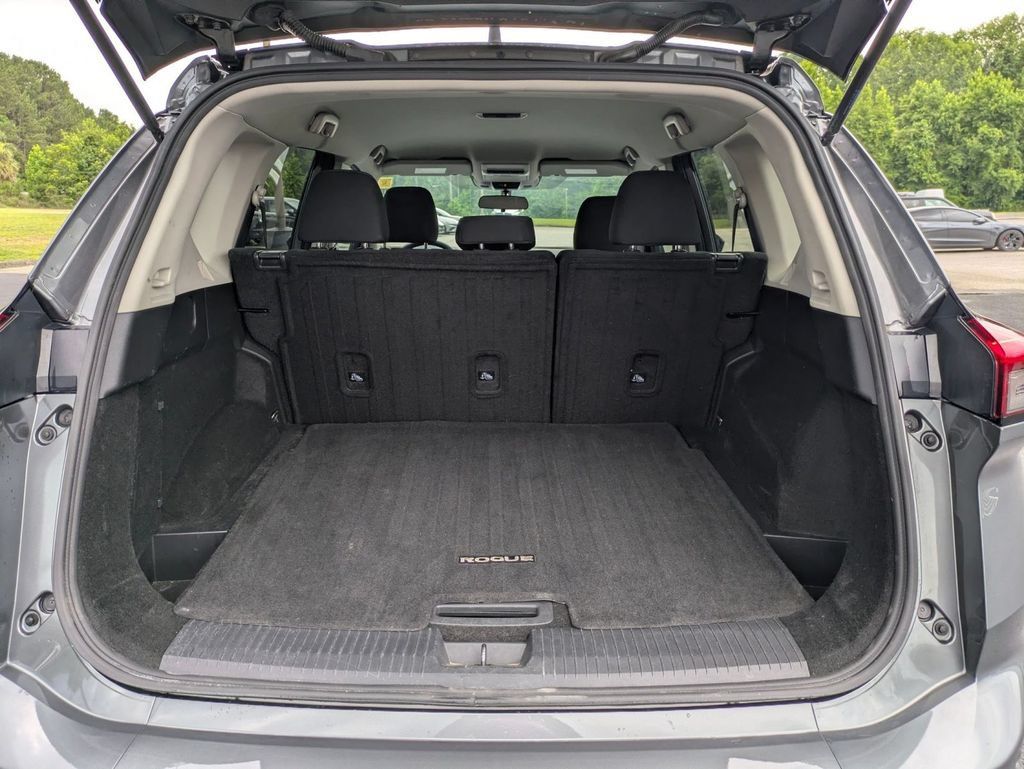 Used 2024 Nissan Rogue S FWD image 26
